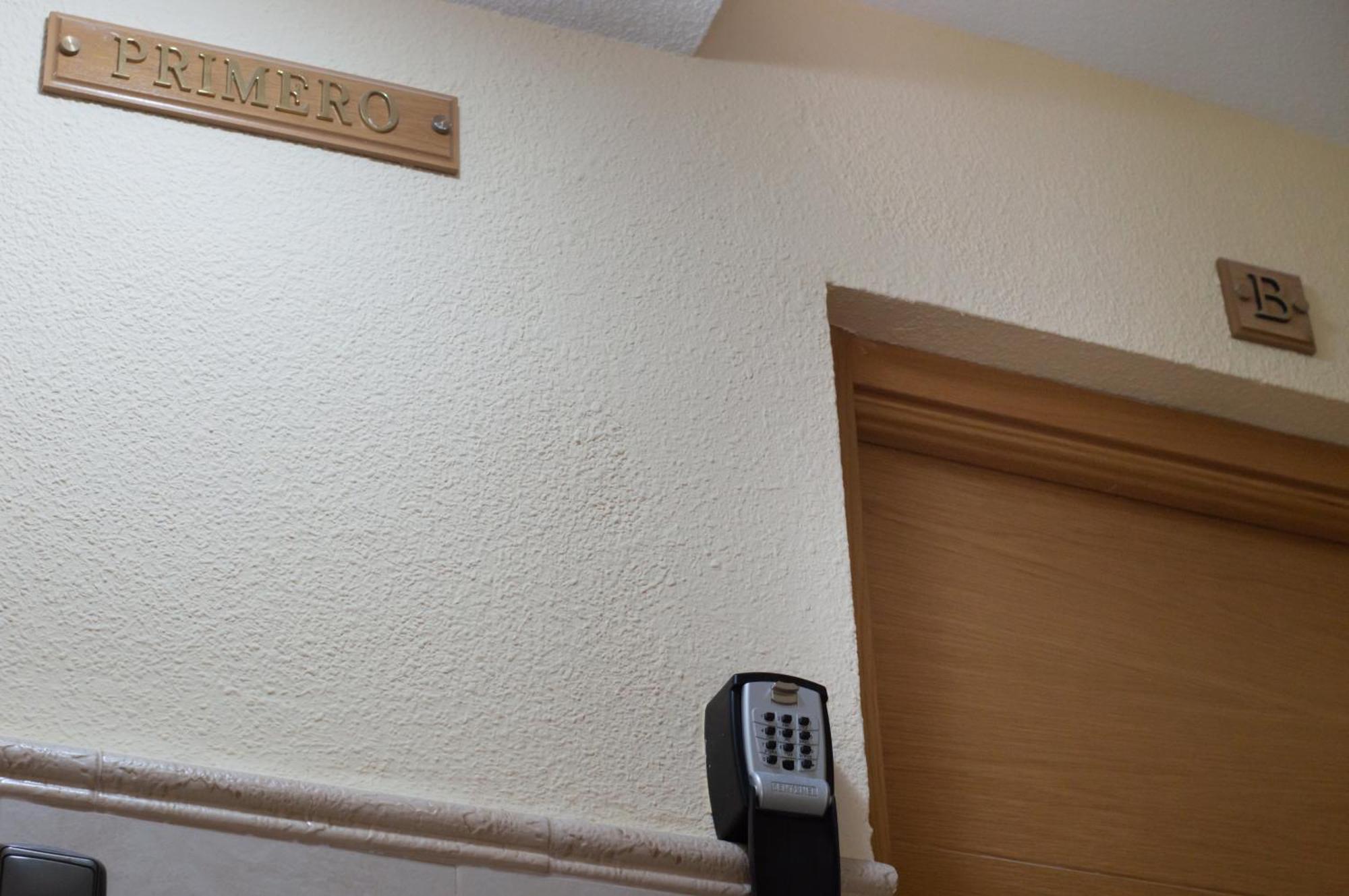 Apartamento para dos al lado de la Alhambra, en pleno centro Granada Bagian luar foto