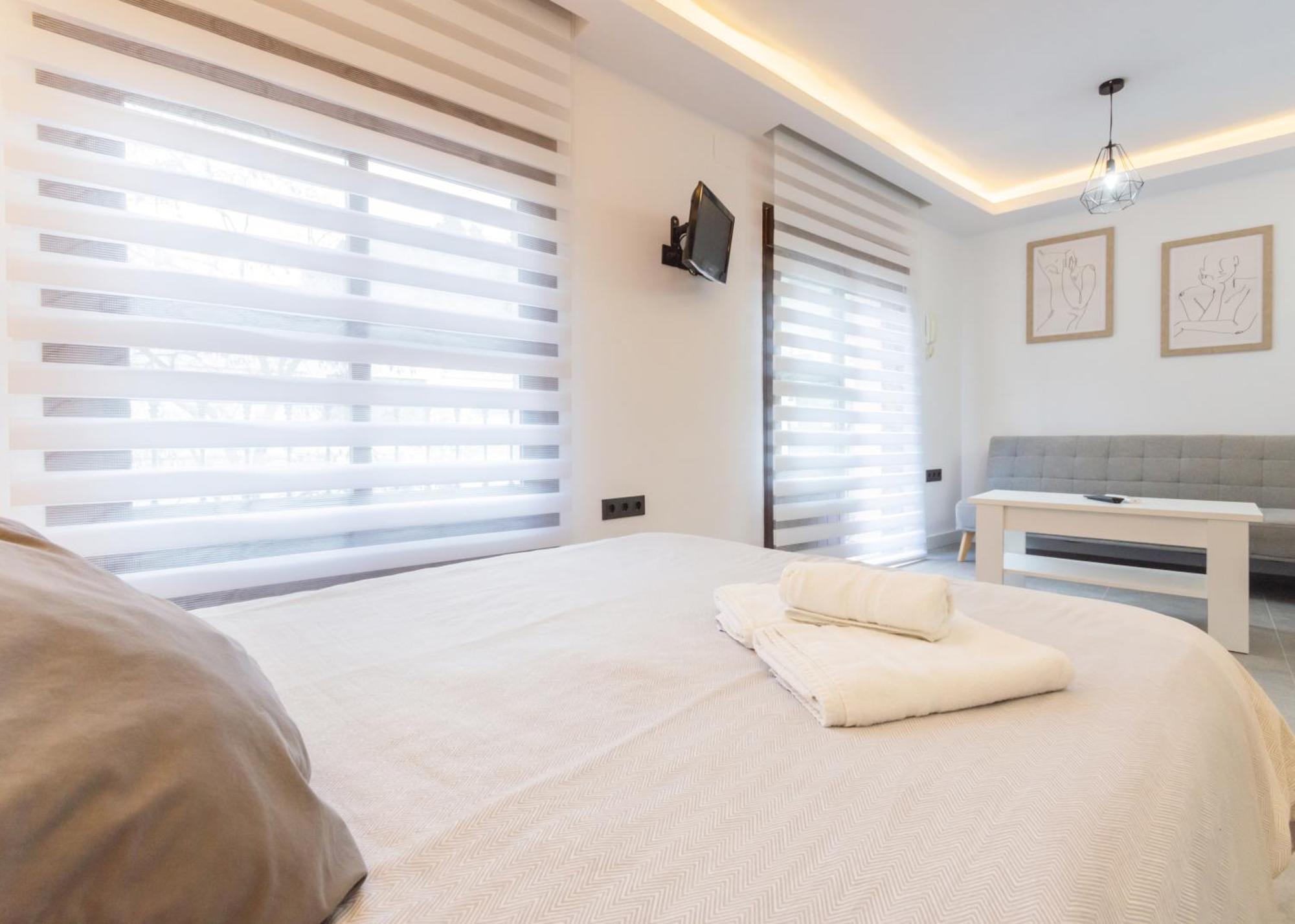 Apartamento para dos al lado de la Alhambra, en pleno centro Granada Bagian luar foto