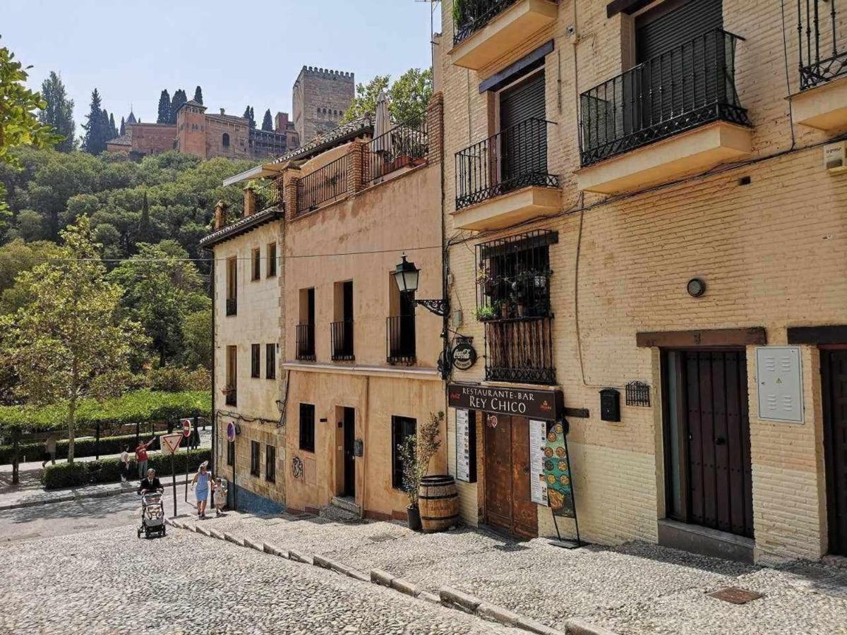 Apartamento para dos al lado de la Alhambra, en pleno centro Granada Bagian luar foto